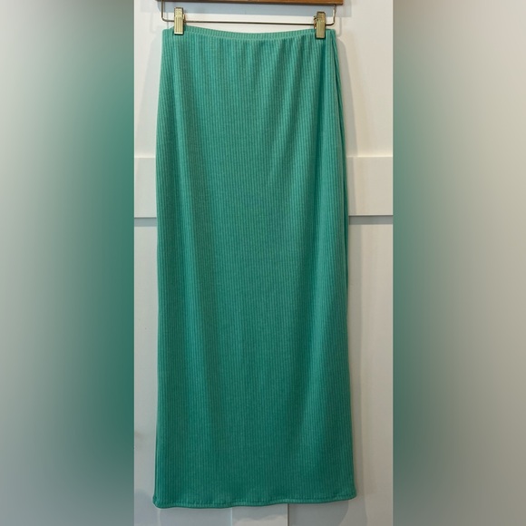 Heathery Green Ribbed Maxi Skirt Size Small - Picture 1 of 4